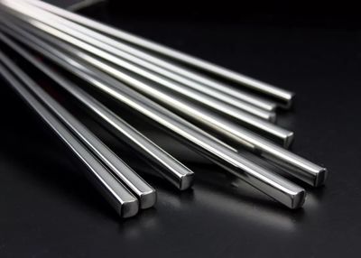 一次性筷子的隐藏危害 为何不锈钢餐具是更健康的选择